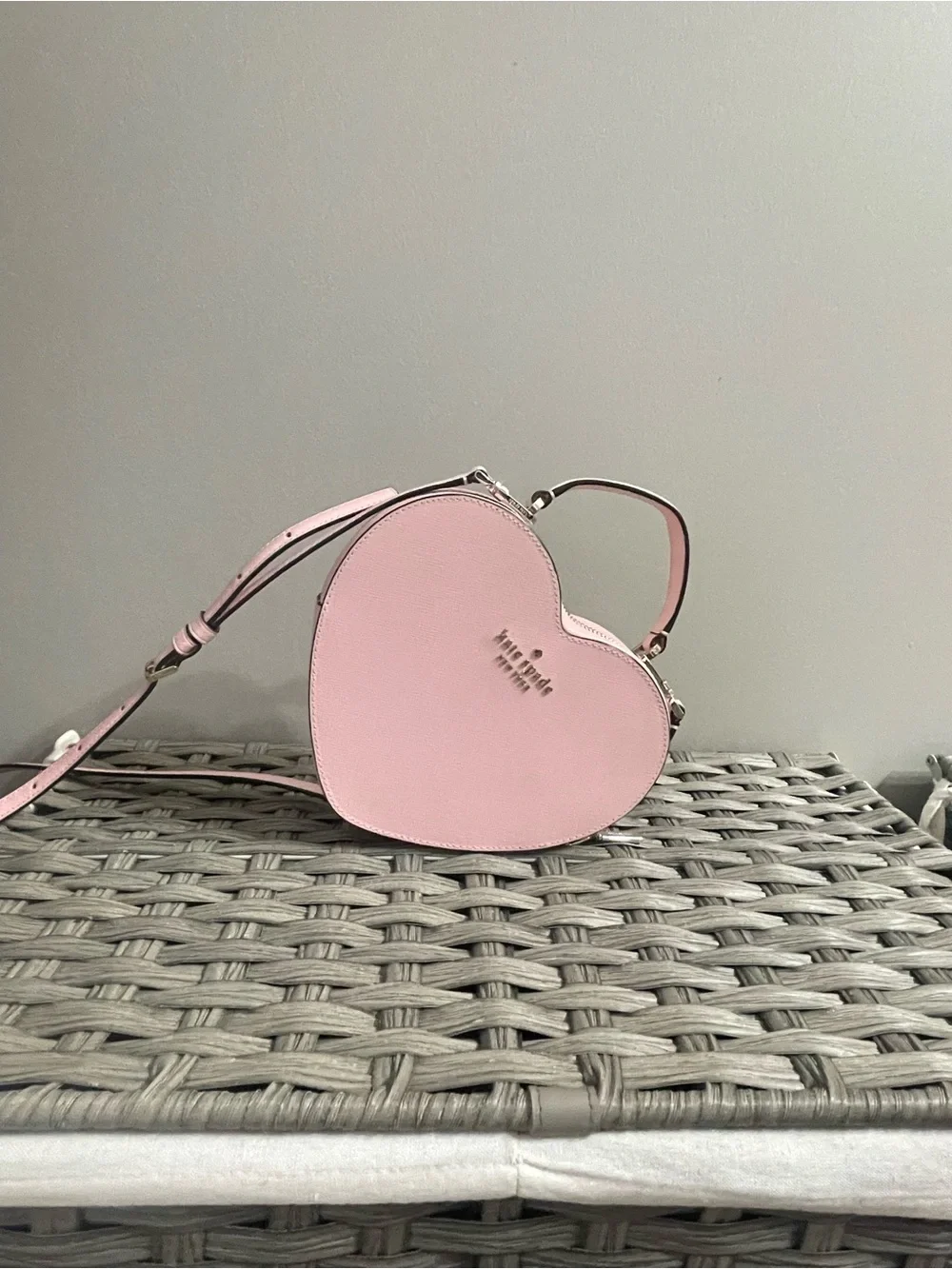 kate spade pink heart-shaped mini crossbody bag